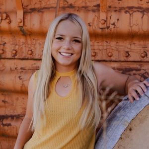 Meet your Posher, Ella